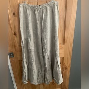 100% linen Palazzo tiered pants. Size large.